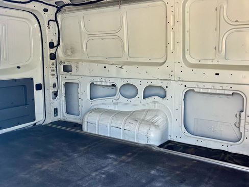 Used 2018 Nissan NV 2500 S RWD image 11