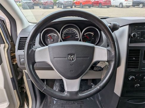 Used 2010 Dodge Grand Caravan SE w/ SE Plus Group image 18