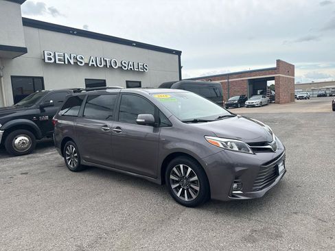 Used 2018 Toyota Sienna Limited Premium AWD/4WD image 4