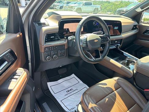 Certified 2025 Chevrolet Tahoe High Country w/ Sun And Tow Package AWD/4WD image 9