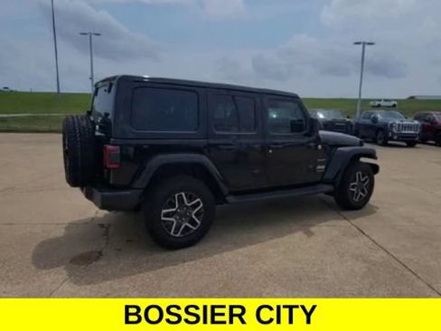 Used 2024 Jeep Wrangler Unlimited Sahara w/ Safety Group AWD/4WD image 9