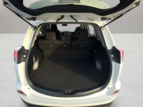 Used 2018 Toyota RAV4 LE image 16