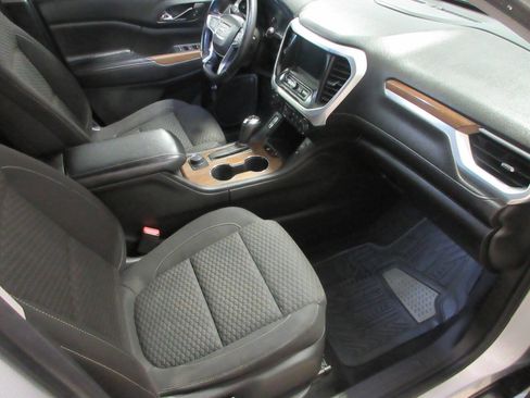 Used 2018 GMC Acadia SLE image 8