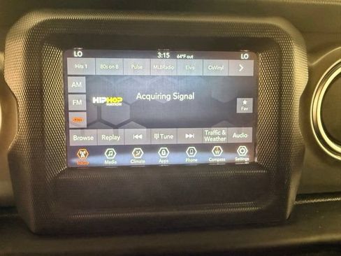 Used 2020 Jeep Wrangler Unlimited Sahara AWD/4WD image 29