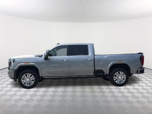 Used 2024 GMC Sierra 2500 Denali w/ Denali Reserve Package AWD/4WD image 2