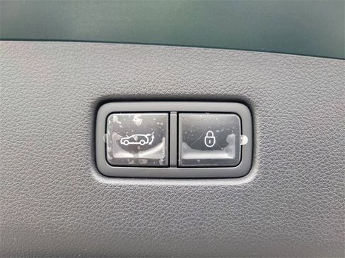 Used 2023 Genesis GV70 2.5T w/ Cargo Package image 10