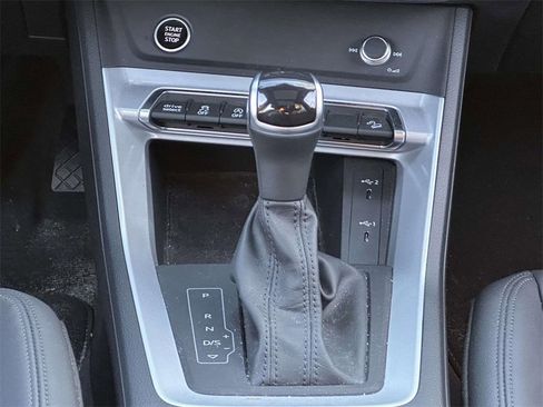 Used 2023 Audi Q3 2.0T Premium w/ Convenience Package image 17