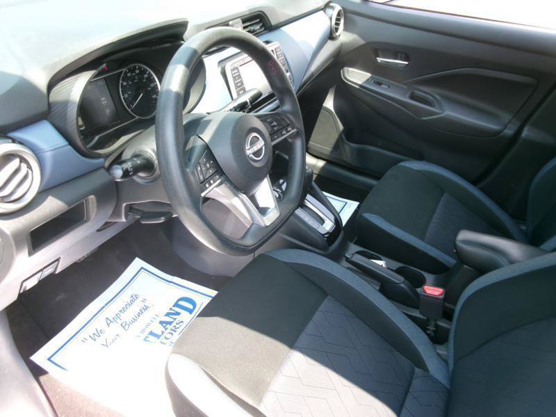 Used 2025 Nissan Versa SV FWD image 12
