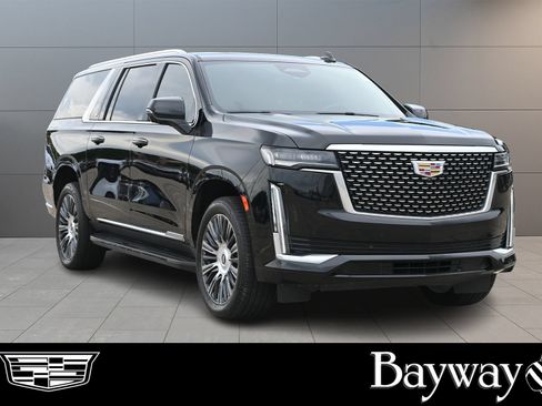 Used 2022 Cadillac Escalade ESV Luxury RWD image 4