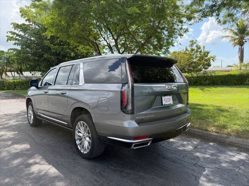 Used 2021 Cadillac Escalade ESV Premium Luxury w/ Driver Assist Tech Package AWD/4WD image 5