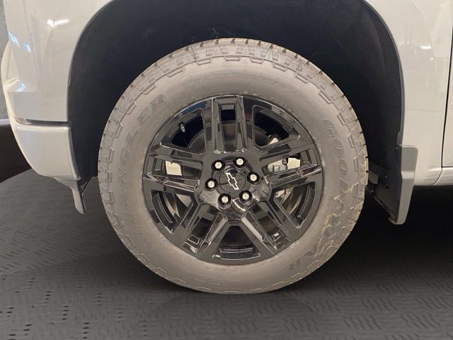 New 2026 Chevrolet Silverado 1500 Custom w/ Turbomax Blackout Package AWD/4WD image 10