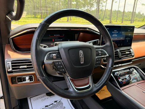 Used 2023 Lincoln Navigator L Reserve w/ Equipment Group 201A AWD/4WD image 16
