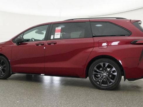 New 2026 Toyota Sienna XSE FWD image 20