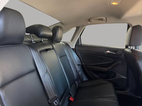 Used 2019 Volkswagen Jetta SEL w/ Cold Weather Package FWD image 22