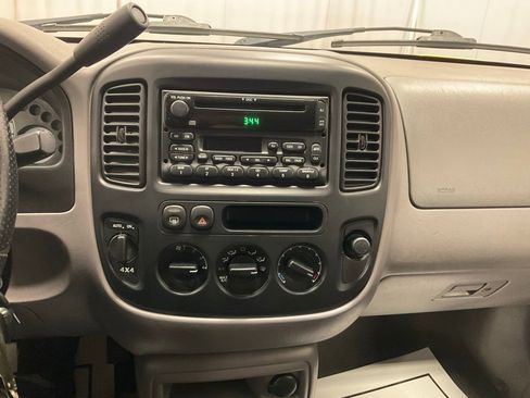 Used 2001 Ford Escape XLT image 14