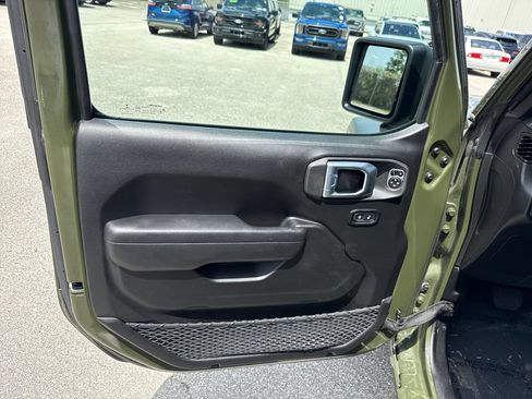 Used 2022 Jeep Wrangler Unlimited Sport AWD/4WD image 12