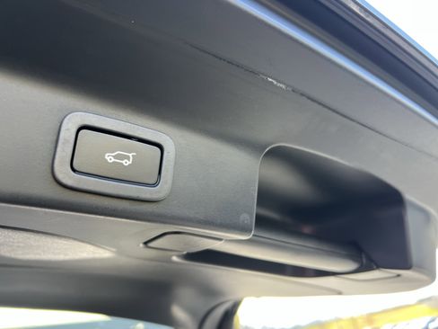 Used 2020 Jaguar F-PACE Checkered Flag image 39