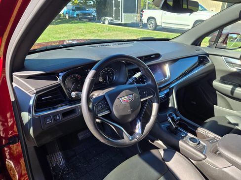 Used 2020 Cadillac XT6 Premium Luxury image 14