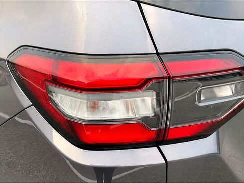 Used 2025 Honda Pilot Touring image 29