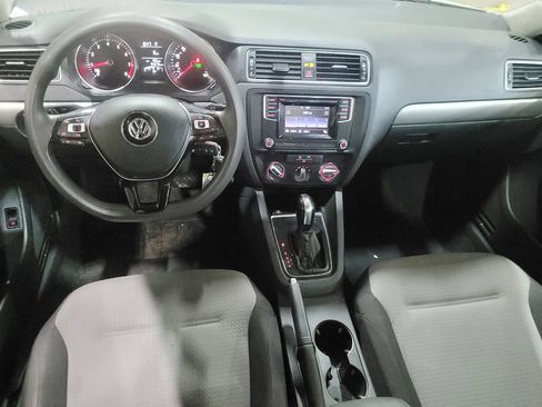 Used 2017 Volkswagen Jetta S image 22