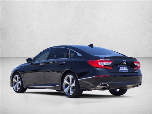 Used 2018 Honda Accord Touring image 8