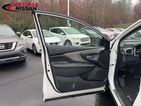 Used 2024 Nissan Murano SV w/ SV Midnight Edition Package image 35