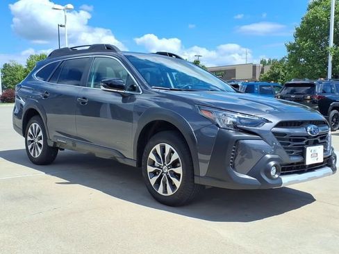 Certified 2025 Subaru Outback Limited AWD/4WD image 3