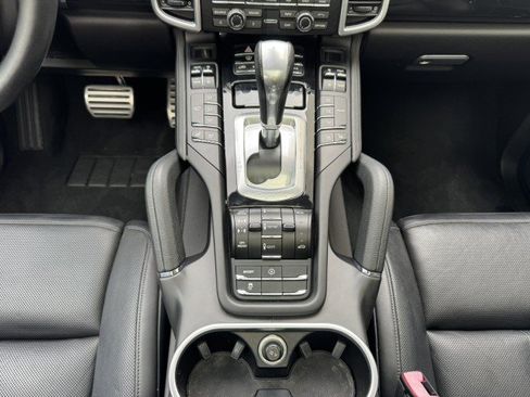 Used 2014 Porsche Cayenne S AWD/4WD image 37
