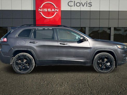 Used 2019 Jeep Cherokee Altitude image 9