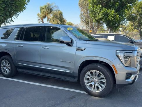 Used 2025 GMC Yukon XL Denali RWD image 4