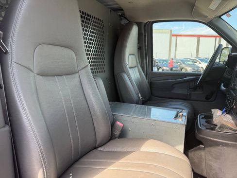 Used 2013 Chevrolet Express 2500 RWD image 36