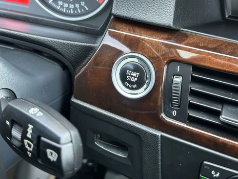 Used 2010 BMW 335d Sedan image 33