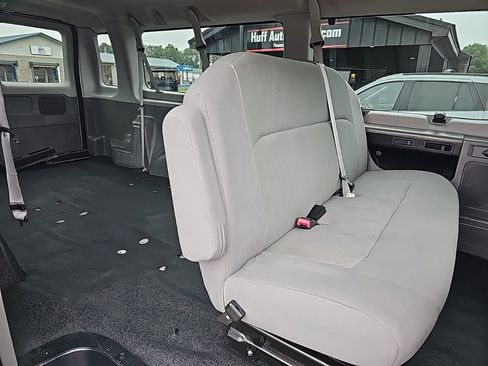Used 2011 Ford E-350 and Econoline 350 XLT RWD image 18