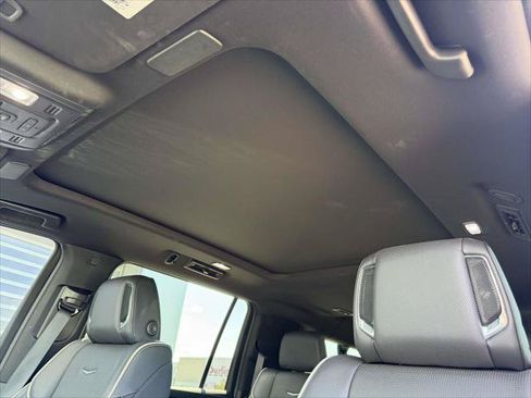 Used 2024 Cadillac Escalade ESV Premium Luxury AWD/4WD image 23