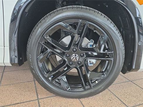 New 2026 Volkswagen Tiguan SE R-Line image 4