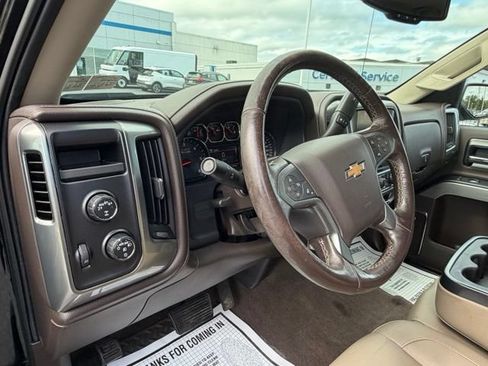 Used 2017 Chevrolet Silverado 1500 LTZ Z71 w/ LTZ Plus Package AWD/4WD image 33
