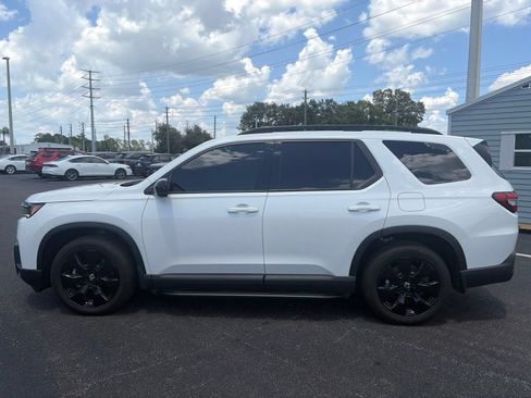 Certified 2026 Honda Pilot Black Edition image 4