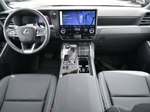 Used 2026 Lexus GX 550 w/ Accessory Package (2T) AWD/4WD image 29