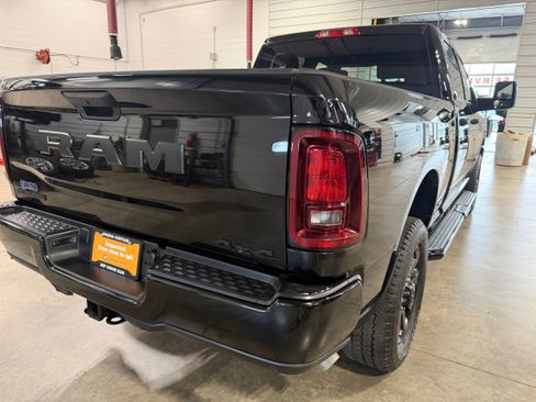 Used 2025 RAM 2500 Big Horn AWD/4WD image 23