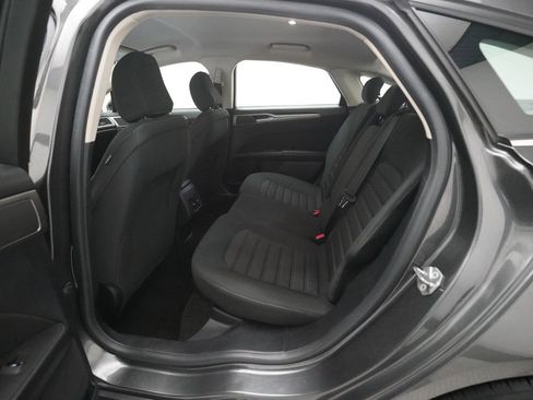 Used 2020 Ford Fusion SE image 13