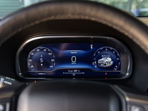 Used 2023 Chevrolet Tahoe High Country image 28