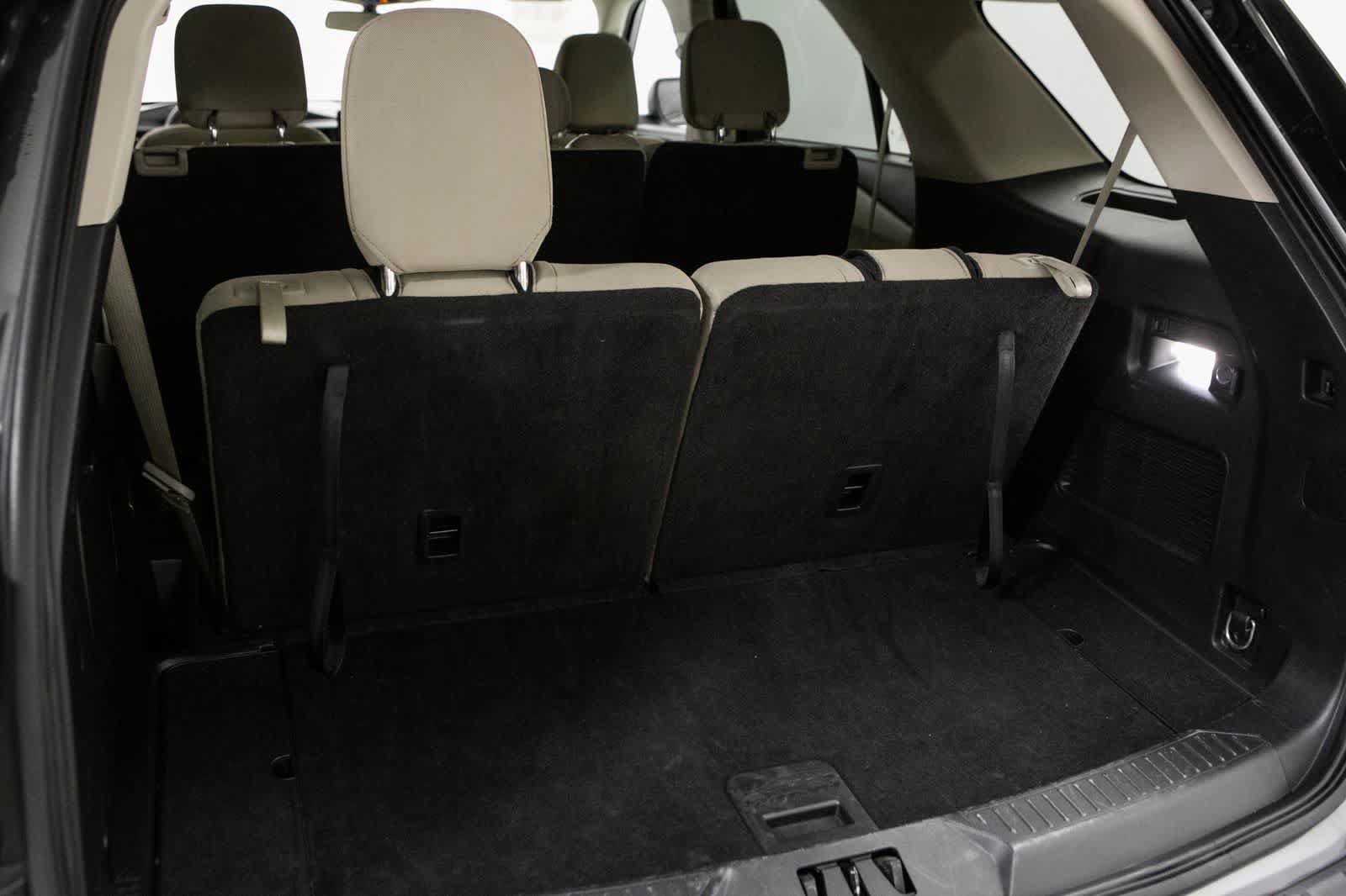 Used 2023 Ford Explorer XLT RWD image 36