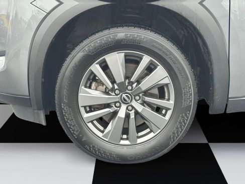 Used 2024 Nissan Pathfinder SV image 14