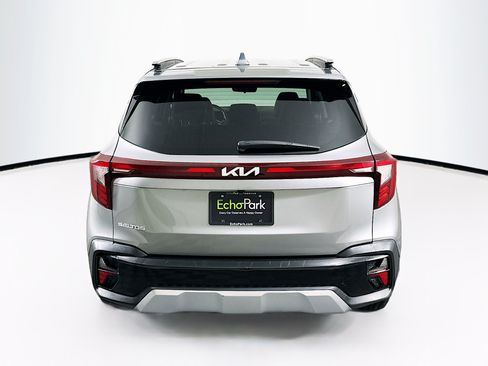 Used 2025 Kia Seltos S FWD image 7