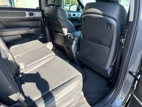 Used 2025 Hyundai Santa Fe Limited AWD/4WD image 40