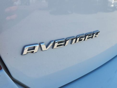 Used 2014 Dodge Avenger SE w/ Blacktop Package FWD image 21