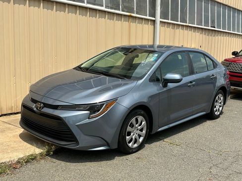 Used 2024 Toyota Corolla LE FWD image 2