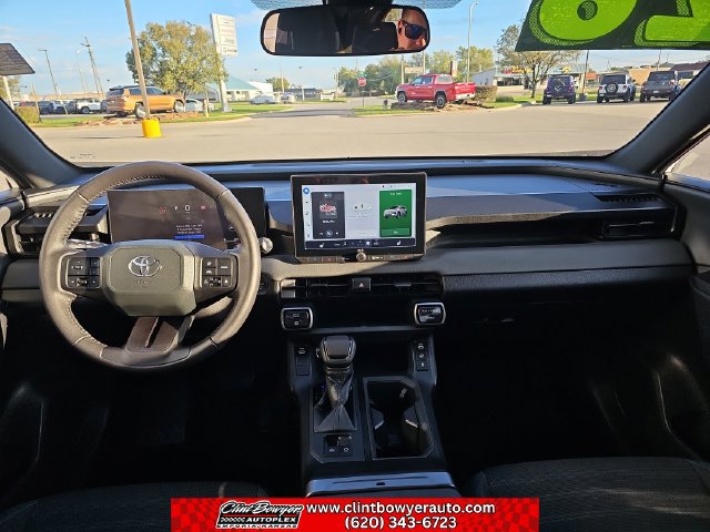 Used 2026 Toyota RAV4 SE AWD/4WD image 12