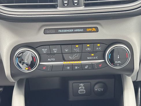 Used 2025 Ford Escape Active w/ Cold Weather Package FWD image 17