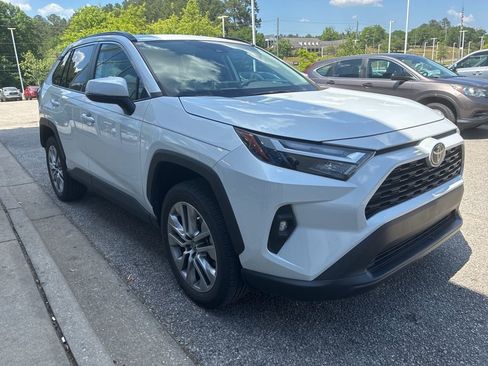 Used 2023 Toyota RAV4 XLE Premium FWD image 4